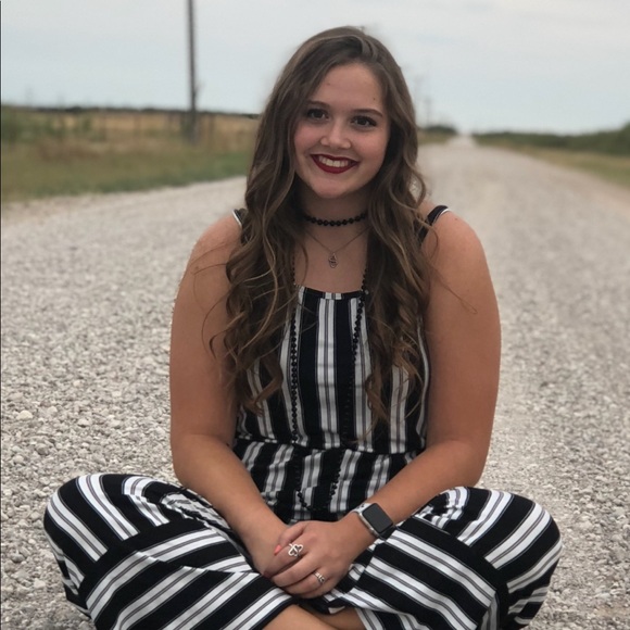 Meet your Posher, Randi - Picture 2 of 3